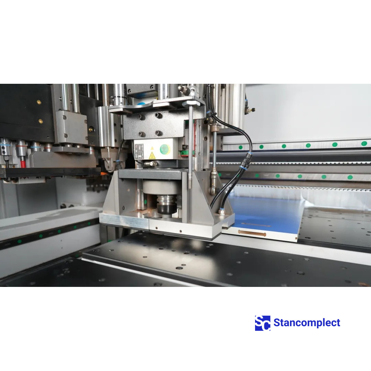 CNC drilling center KD-610NHZ with two drilling groups (milling with tool change + grooving saw)